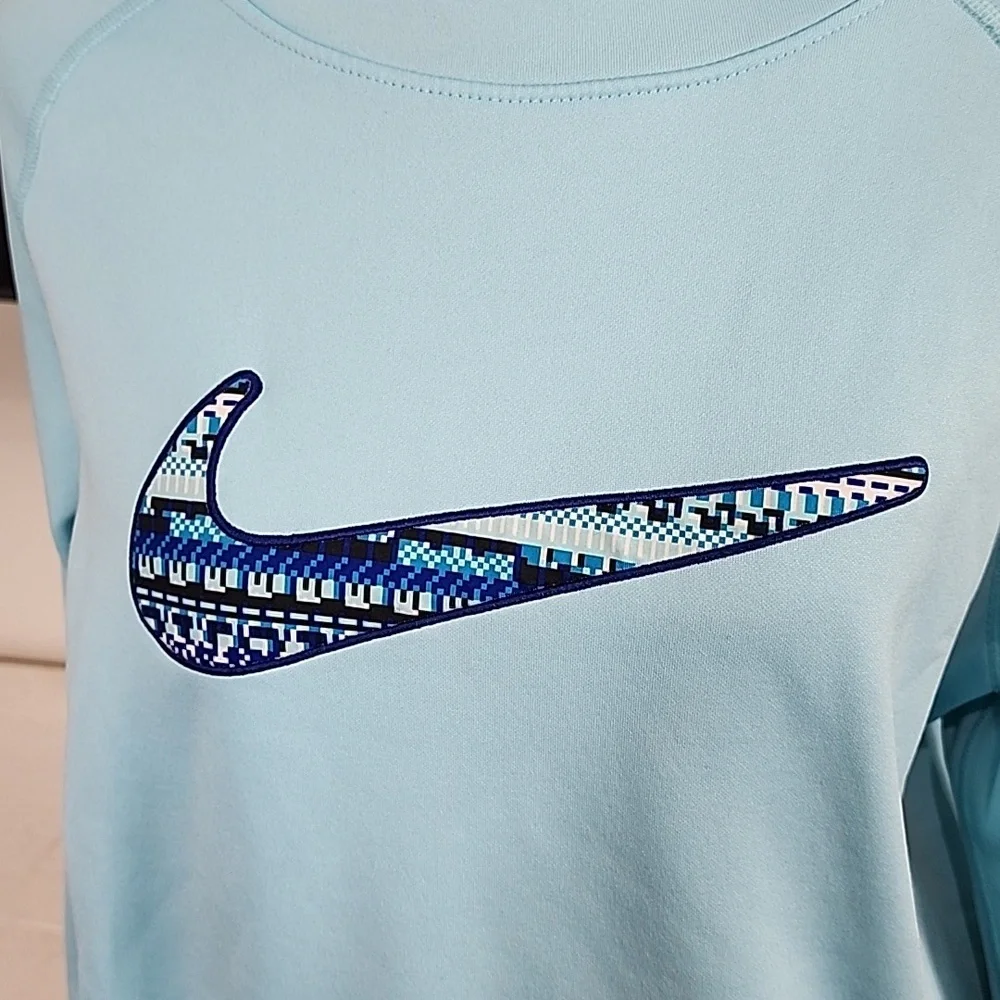 Nike Therma-Fit Long Sleeve Hoodie With Pocket
